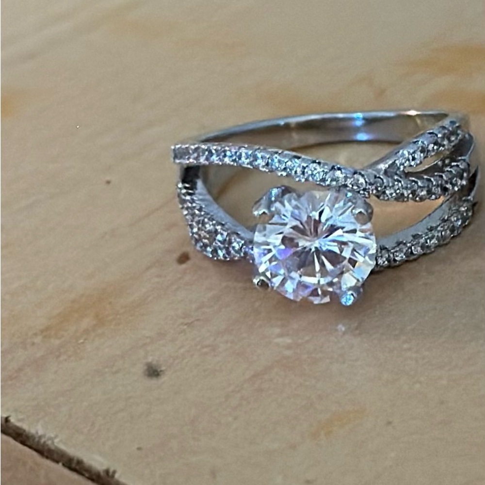 Elegant Silver Ring